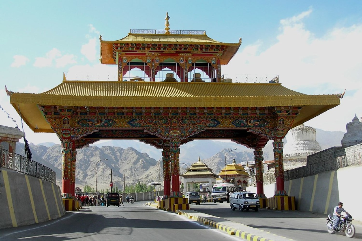 Day 03: Srinagar - Sonmarg - Kargil (200 kms / approx. 6 hours) 