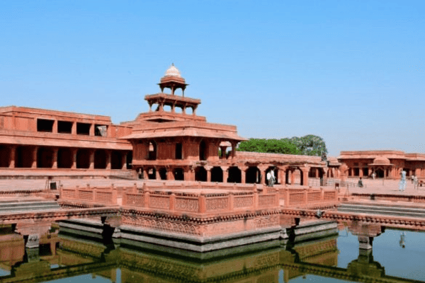 Day 04: Agra – Jaipur via Fatehpur Sikri & Abhaneri (240 kms / approx. 4.5 hours)
