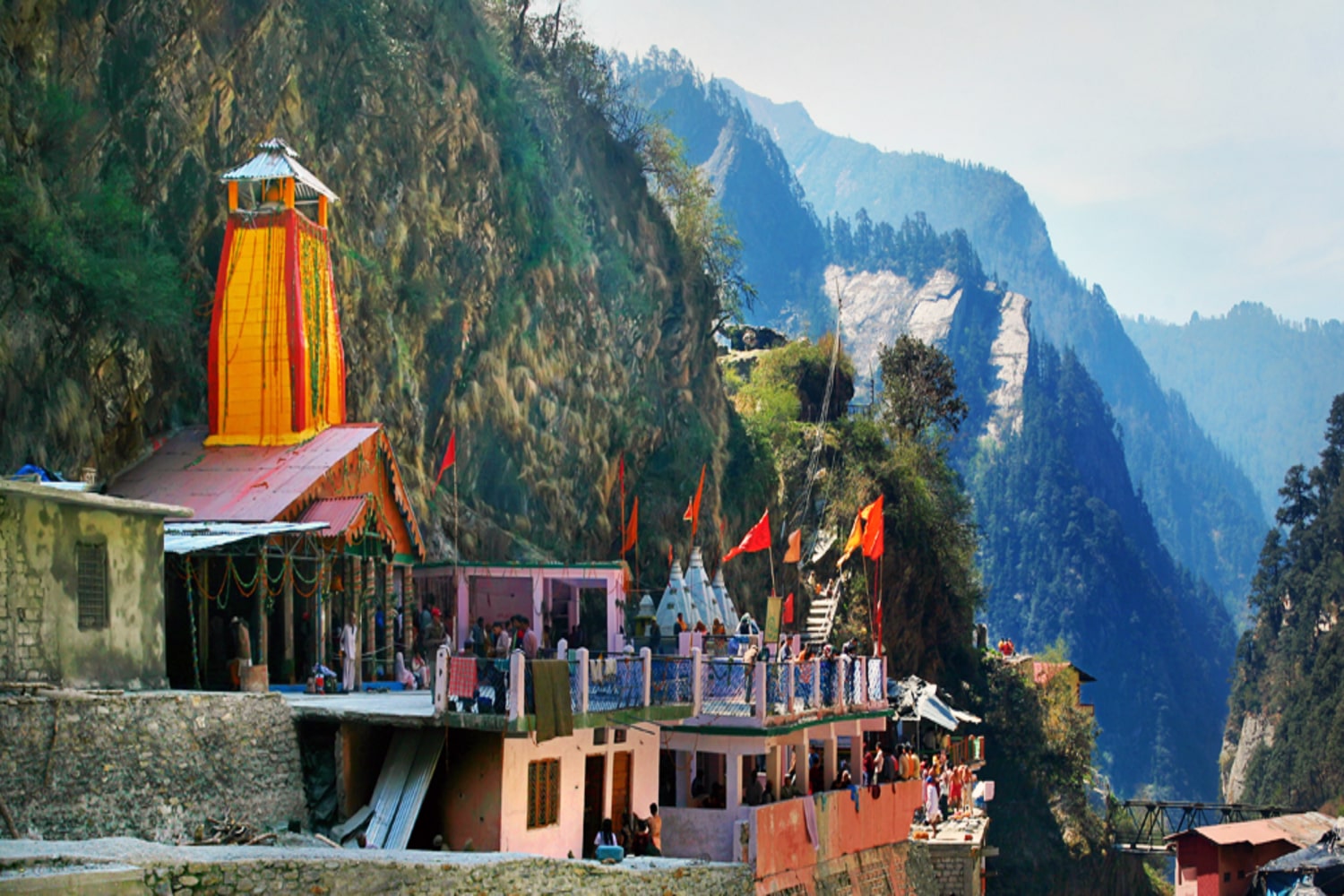 Day 02: Barkot – Yamunotri – Barkot (45 kms Drive / approx. 6 kms Trek one side) 